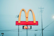 マクドナルドで結婚式を挙げた中国人カップル