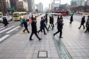 韓国人「ソウルの街頭で文在寅の支持率を調査した結果がこちら」