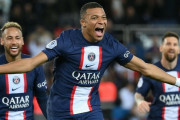 海外「凄い人気！」世界最高峰のサッカーの舞台に日本の有名キャラが登場して話題に