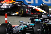 海外ファン「トトがマックスを獲る気満々なのは見え見え」フェルスタッペンとラッセル、2026年F1ドライバー市場の激震トリガーとなるか？【海外の反応】