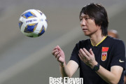 中国代表リー・ティエ監督、32分間の激情記者会見の後に激しく非難される事情
