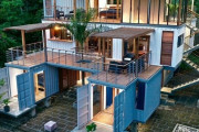 外国人「コンテナを再利用すれば素晴らしい家が建つと伝えたい！」
