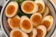 海外「日本の料理店で卵を追加しまくった結果」　海外の反応　←限度あんだろｗｗｗ(けど一度はやってみたい)