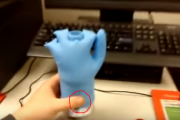 世界一有名？？ 役に立たなすぎる発明品がYoutubeで話題  海外の反応