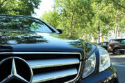 11歳の少年が祖母を救うためベンツ車を運転。公道を走り家まで運ぶ（アメリカ）