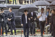 韓国人「杖をついて裁判所に入った李在明、46歩歩くのに2分かかるｗｗｗｗ」