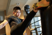 日本の格闘技で足を失った韓国人キックボクサー「ローキックの怖いところは、ダメージがどんどん蓄積されていくところ」「日本の選手も負けず劣らずスゴイ!」海外の反応