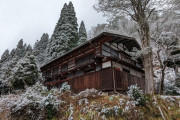 外国人「この歴史ある日本家屋が50万円で買えたらしいぞ！」