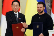 海外「日本がウクライナに自衛隊車両100台を提供すると発表。G7サミットで両首脳が会談」