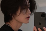 韓国人「日本で5年目流行中の人気ヘア、写真で見ると雰囲気が独特だった…」→「確かに漫画キャラっぽいシルエット」