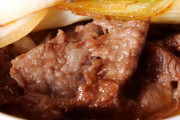 外国人「世界で最も高価な牛肉、松坂牛と焼きガニ弁当を食べるよー！」→　海外の反応