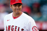 海外「大谷翔平！もういい加減打ってくれよ！」4打席目でヒット出るも盗塁失敗！ファンはイライラ・・・