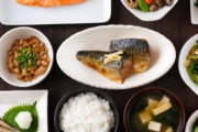 海外「日本人は塩分をたくさん摂っているのになんで健康なんだ？」