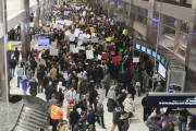 アメリカへの防弾チョッキ持ち込みを拒否された中国人学生「どうやって銃弾から身を守れと言うんだ？」