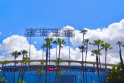 ピンチのドジャースのポストシーズンの投手はどうなる？　“大谷のデコイが投げる”　【海外の反応】