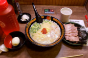 海外「日本のラーメンは食べると夢に出てくるようになるぞ」一蘭ラーメンを経験した外国人たちの反応がコチラｗｗｗ