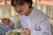 【海外の反応】日本でラーメン女子が台頭している　海外の反応「日本はまだ1950年代から抜け出せない、日本は性差別の国だ」