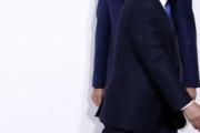 韓国人「日本人の大多数は嫌韓右翼ですか?」安倍が韓国を経済制裁すると、日本国民が喜び歓迎すると言うのは本当ですか？　韓国の反応