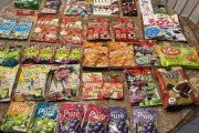 外国人「父親が日本のお菓子を大量に買ってきてくれた(感涙)」