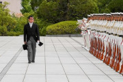 韓国人「日本は滅びるでしょう」安倍が「嫌韓内閣」を発足！新閣僚が先を争って「韓国バッシング」　韓国の反応