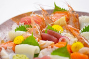 【戦慄】刺身食べた日本在住の女性の喉から生きた寄生虫が発見、外国人恐怖に慄く・・・