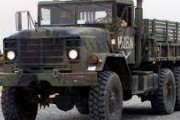 海外「これが米軍がいる、日常の光景」軍用車両が我が物顔でイラクの街中を走っていた当時の運転を見てくれ