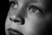 息子が突如前世で起きたことを語り始め、母親びっくり 「今のボクになる前、車にひかれたことがあるんだ」