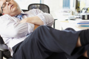 海外「日本企業の４９％が「何もしないおじさん」を抱えている」アメリカではその種の人間をCEOと呼ぶ！