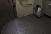 海外の反応「パリの自動洗浄トイレってカッコいいなｗｗｗｗｗ」