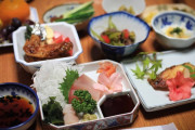 外国人「世界の料理の中だったら和食が一番美味しいよね？」