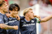 オランダ人「神だ」上田綺世、圧巻2ゴール！一発レッド誘発！今季3戦4発の大暴れ！現地サポが絶賛！【海外の反応】