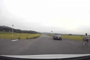 高齢者はチャリも危険！ノールック横断であわや大事故