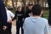 海外「ほっこりして涙出た・・・」スケボー初心者さんのファーストチャレンジをみんなで応援する映像が海外で話題に