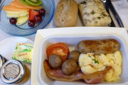 韓国人「日本の航空会社で出される機内食、驚きのクオリティが判明‥」→「まるで高級料亭のようなビジュアル‥（ﾌﾞﾙﾌﾞﾙ」