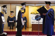 中国人「日本の大学の卒業式が最先端すぎて凄い！！」　中国の反応