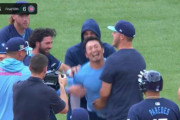 海外の反応     鈴木誠也、メジャー初のサヨナラ打！カブス連敗ストップ（酷いストライク判定）