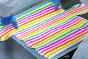【海外の反応】外国人「虹色の甘さで美味しそう！」飴細工職人の手作り京あめ