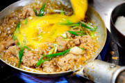 外国人「日本のカツ丼は料理の発想を超えている・・・」