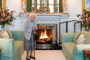 英エリザベス女王(96)の体調が急変　世界中に動揺の声が広がる