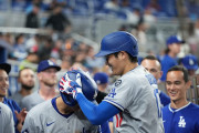 大谷翔平が自身のHRよりもキム・へソンの初安打を喜ぶ様子に全米騒然！←「かわいい！」「日韓関係を修復」（海外の反応）