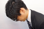 海外「日本の犬はお手なんかしないよ！」お辞儀をする犬に釣られる外国人たちｗｗｗ
