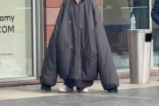 外国人「インスタで見かけた奇妙すぎるファッションを見せてくｗｗｗｗ」