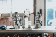 シンガポール発のロボットカフェ&バー！「人と話さなくていいから好き」「可愛いけど不気味w」海外の反応