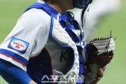 韓国ネチズン反応：デサントのユニに日本語で「リポビダンD」…不買運動真っ最中に日本製品を着る野球代表