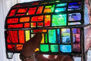 外国人「お前らが持ってるレインボーな物を紹介していけ！」