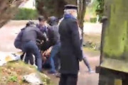 海外「逆ギレ中国。イギリスの領事館で暴力事件を起こし、黙らないと貿易で災いとなると脅す」