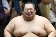 20年ぶりの幕尻優勝！徳勝龍の優勝を英BBCも報道！(海外の反応)