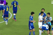 【ＧＩＦ】韓国人「北朝鮮選手が日本人スタッフを殴ろうとして給水ボトルを強奪しイエローカード！」日本北朝鮮戦であり得ない出来事が起こる　韓国の反応