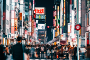 海外「東京の夜は金を使う場所がない？！」東京都が推進する「ナイトタイムエコノミー」に外国人観光客も興味津々！