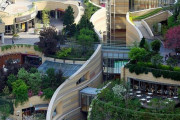 「シューティングのマップにして欲しい！」　なんばパークスの建築美が海外で話題に　